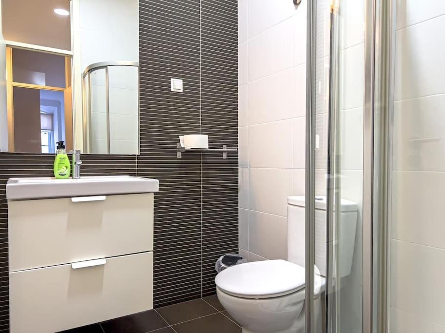 4 Rooms Home In Baixa Lizbona Zewnętrze zdjęcie